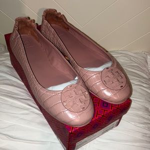 Minnie Travel Ballet Flats Rosa Crocodile